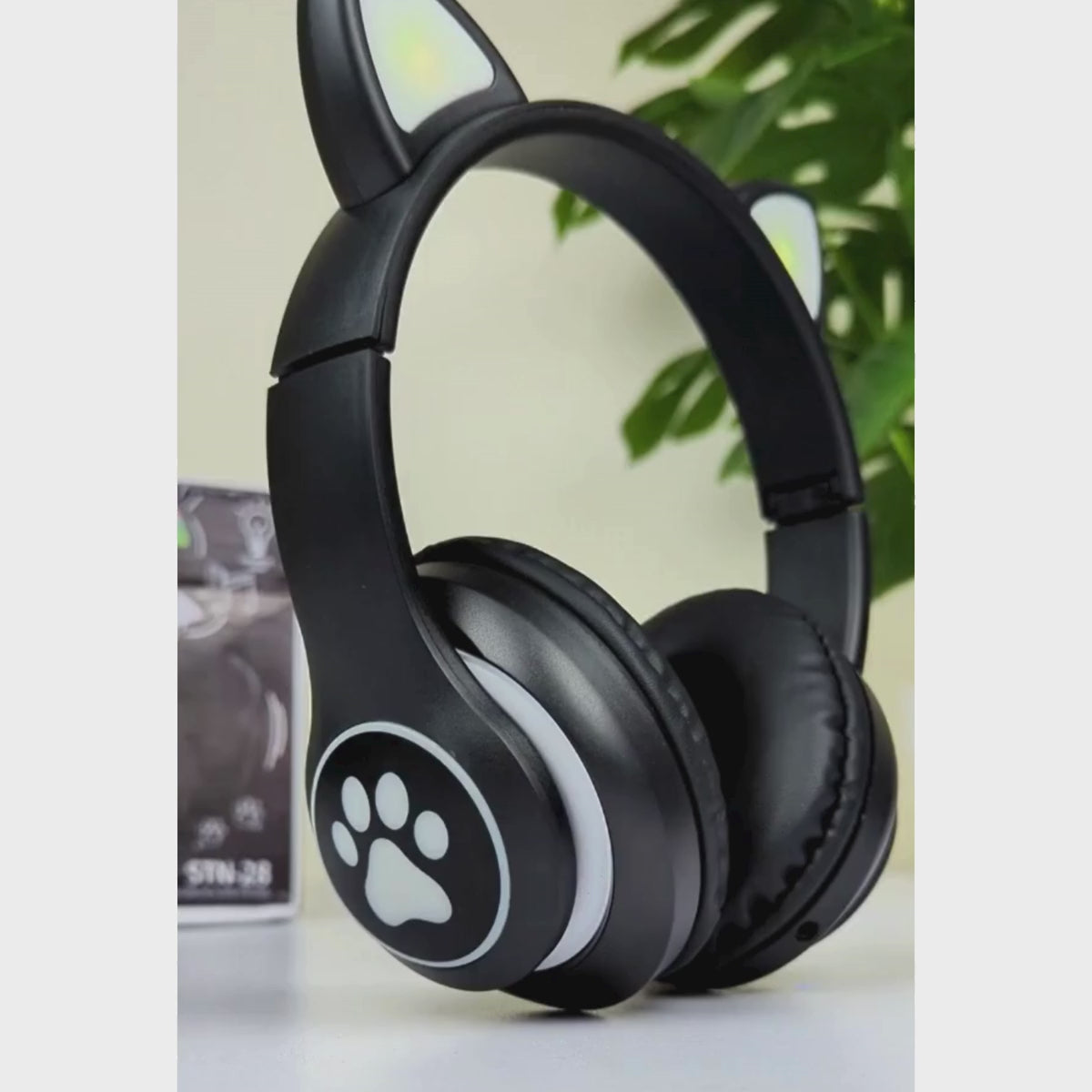 STN-28 Cat Claws Wireless Headphone